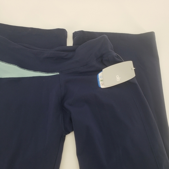 Alo Cool Fit NWT Womens Size M Stretch Fix Flare Leg Yoga Pants - Picture 4 of 8